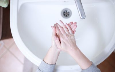 Un juzgado de Cáceres considera accidente laboral la caída de una empleada en su casa cuando fue al baño mientras teletrabajaba