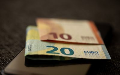 Confirman el despido procedente de una trabajadora que fue víctima de una estafa telefónica y entregó dinero propiedad de la empresa