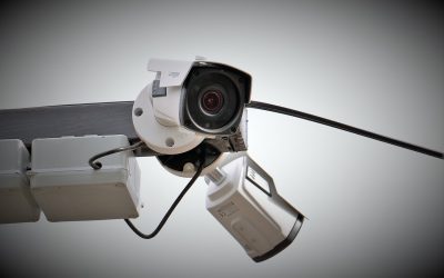 Confirman la nulidad del despido de una trabajadora acusada de hurto debido a que las cámaras de la empresa grababan audio